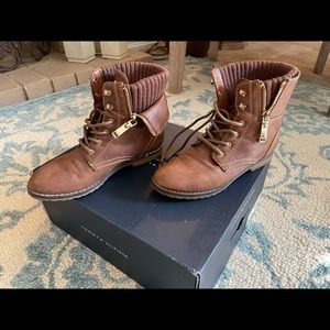 Pre-loved Tommy Hilfiger boots.